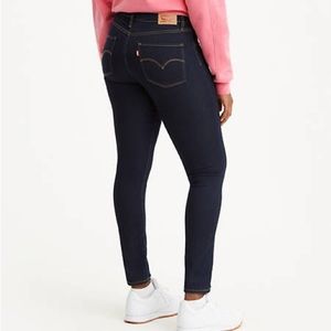 BNWT LEVI’S 721 High Rise Skinny Jeans Size 27-28 Dark Blue